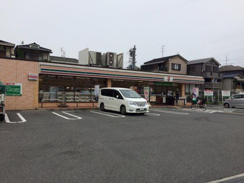 近くのセブンイレブン門真南野口町店まで421m（徒歩6分）
