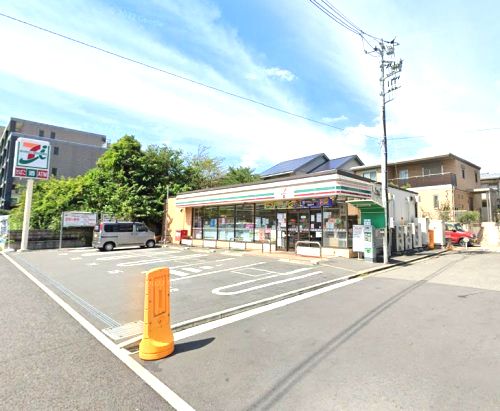 近くのセブンイレブン 横浜戸塚小学校南口店まで674m(徒歩9分)