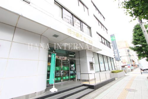 近くの（株）栃木銀行 吉川支店まで2,500m（徒歩32分）