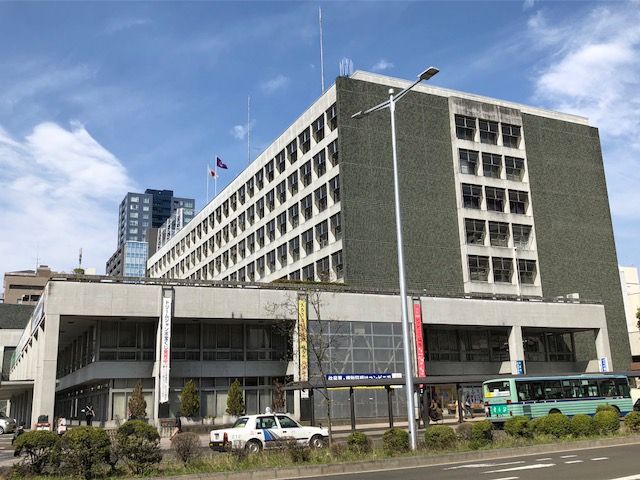 近くの仙台市市役所まで634m（徒歩8分）