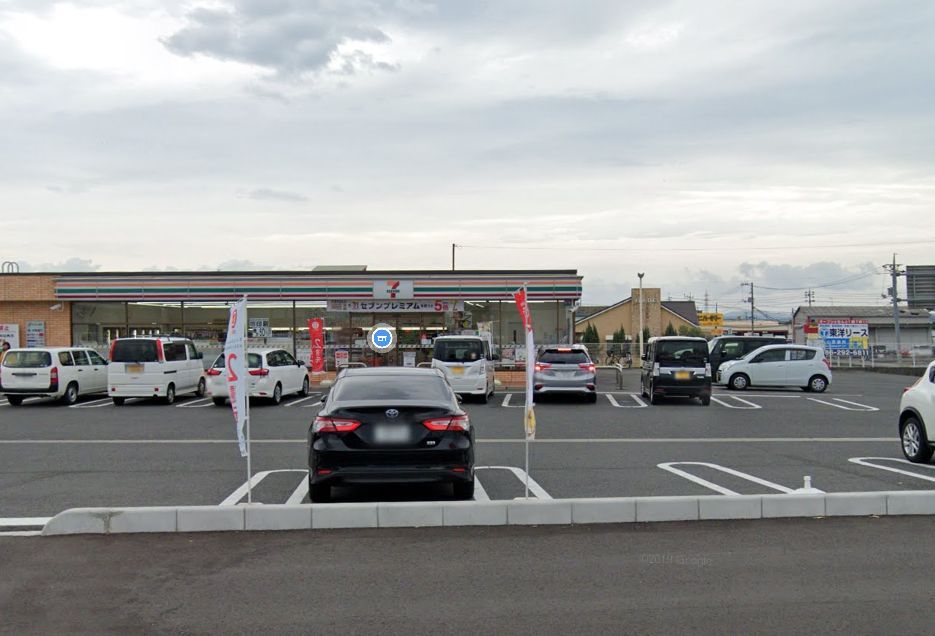 近くのセブンイレブン 岡山古新田店まで595m（徒歩8分）
