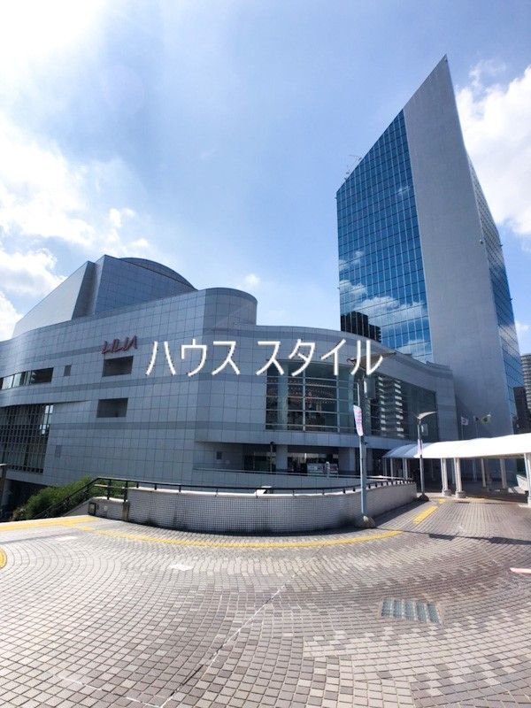 近くの川口総合文化センター リリアまで355m（徒歩5分）