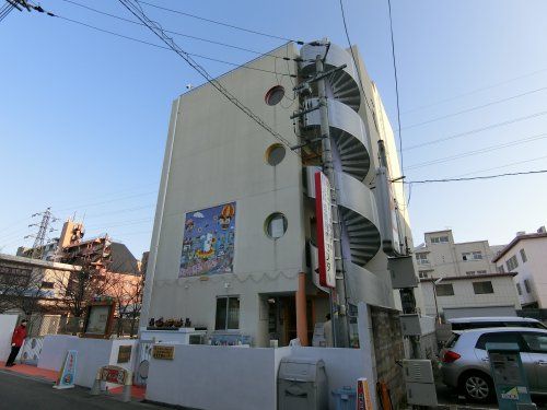 近くの成育保育園まで513m（徒歩7分）