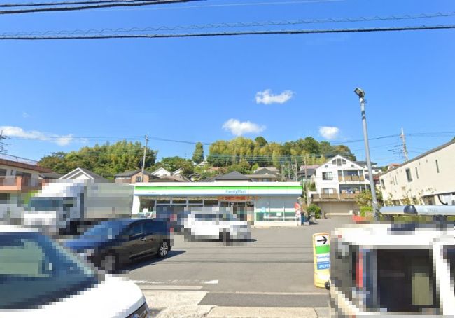 近くのファミリーマート 町田大蔵町店まで574m（徒歩8分）