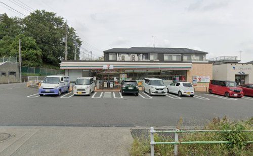 近くのセブンイレブン 町田鶴川団地店まで1,126m（徒歩15分）