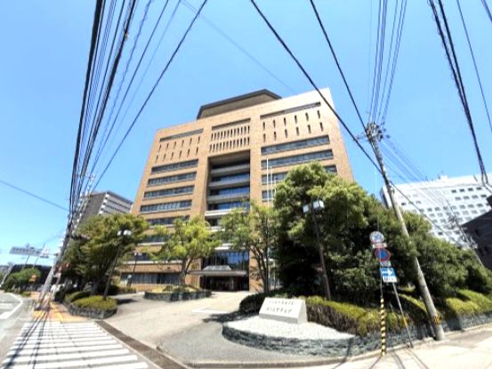 近くの徳島県警察本部まで733m（徒歩10分）