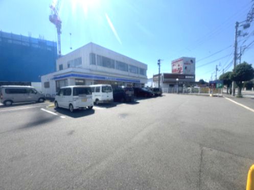 近くのローソン 徳島中吉野町店まで290m（徒歩4分）