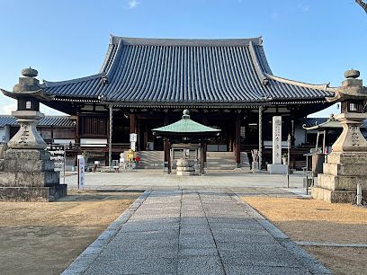 近くの76番札所　鶏足山　金倉寺まで416m（徒歩6分）