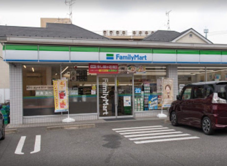 近くのファミリーマート 昭島武蔵野店まで1,352m（徒歩17分）