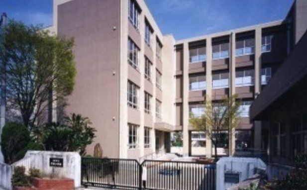 近くの高松市立円座小学校まで2,673m(徒歩34分)