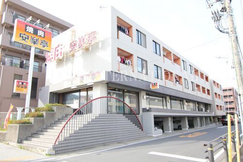 近くの飲食店まで378m（徒歩5分）