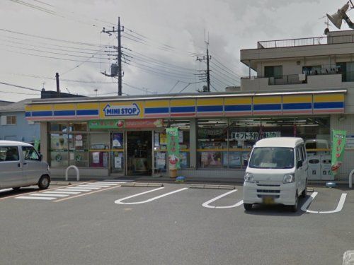 近くのミニストップ 三郷谷中店まで1,104m（徒歩14分）