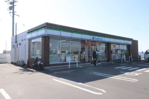 近くのファミリーマート 犬山塔野地店まで1,840m(徒歩23分)