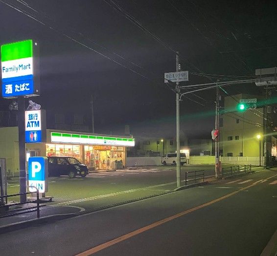 近くのファミリーマート 曽根南町店まで586m（徒歩8分）