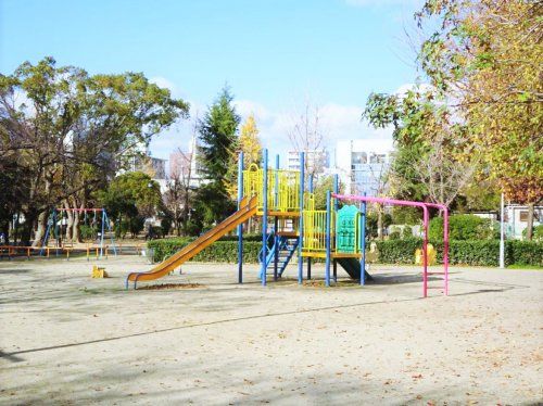 近くの巽公園まで868m(徒歩11分)