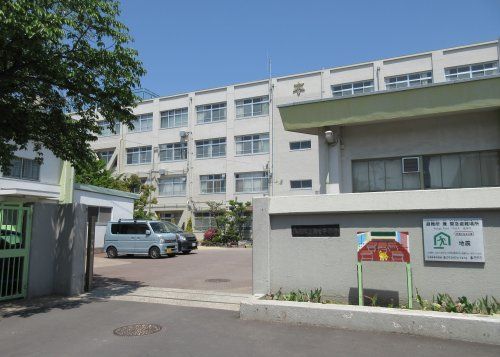 近くの高槻市立第七中学校まで288m(徒歩4分)