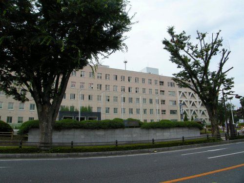 近くの埼玉県庁まで571m（徒歩8分）