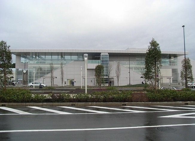 近くの西大宮駅まで1,597m（徒歩20分）