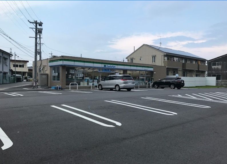 近くのファミリーマート 守山かねなわて店まで917m（徒歩12分）
