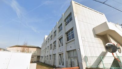 近くの小学校まで1,118m（徒歩14分）