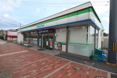 近くのファミリーマート 宗像田久4丁目店まで669m(徒歩9分)
