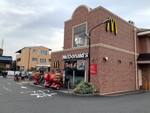 近くの飲食店まで1,056m（徒歩14分）