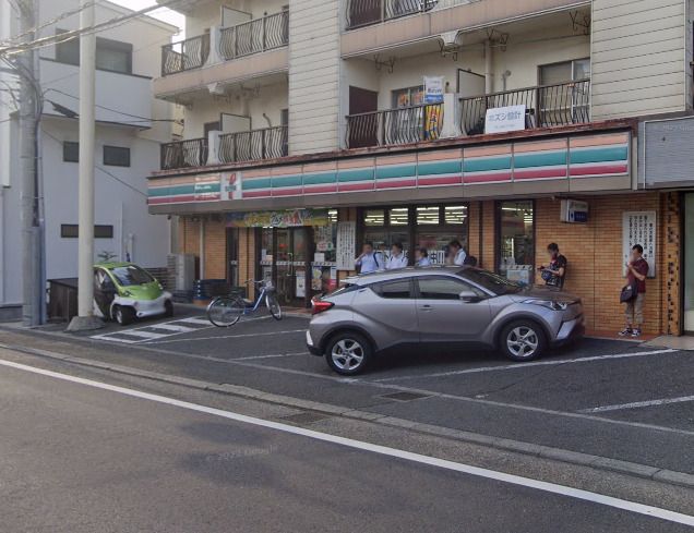 近くのセブンイレブン 逗子駅前店まで960m（徒歩12分）