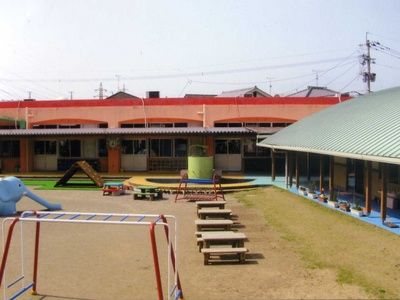 近くの愛野保育園まで538m（徒歩7分）