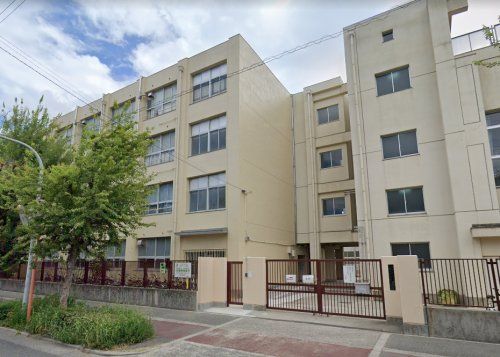 近くの大阪市立加美中学校まで313m(徒歩4分)