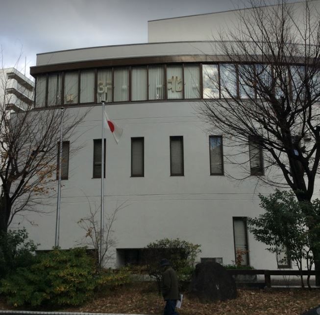 近くの大阪市立北図書館まで585m（徒歩8分）