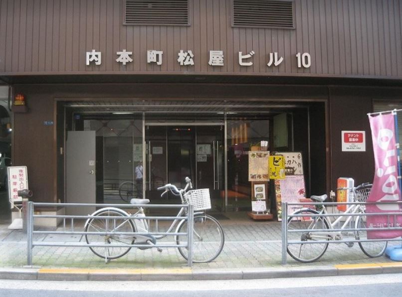 近くの大阪内本町郵便局まで90m（徒歩2分）