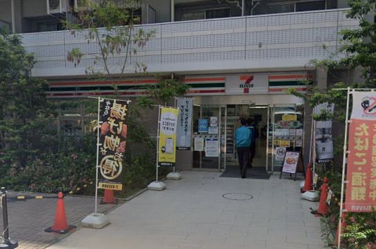 近くのセブンイレブン 大阪南船場2丁目店まで12m（徒歩1分）