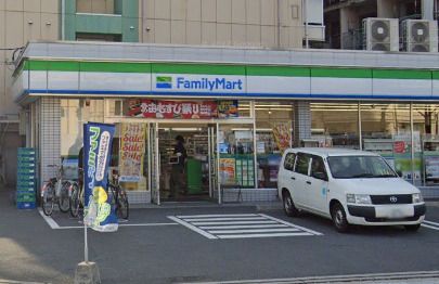 近くのファミリーマート 浪速塩草店まで3m（徒歩1分）
