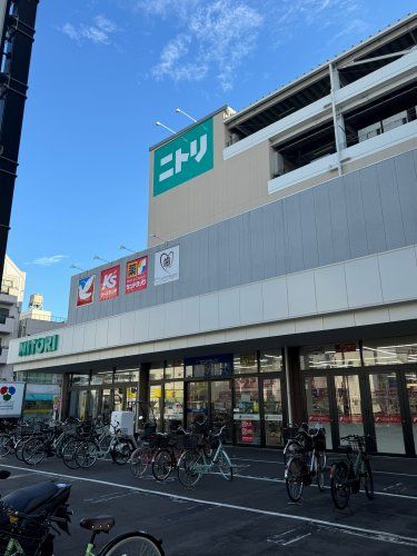 近くのニトリ 西川口店まで450m（徒歩6分）