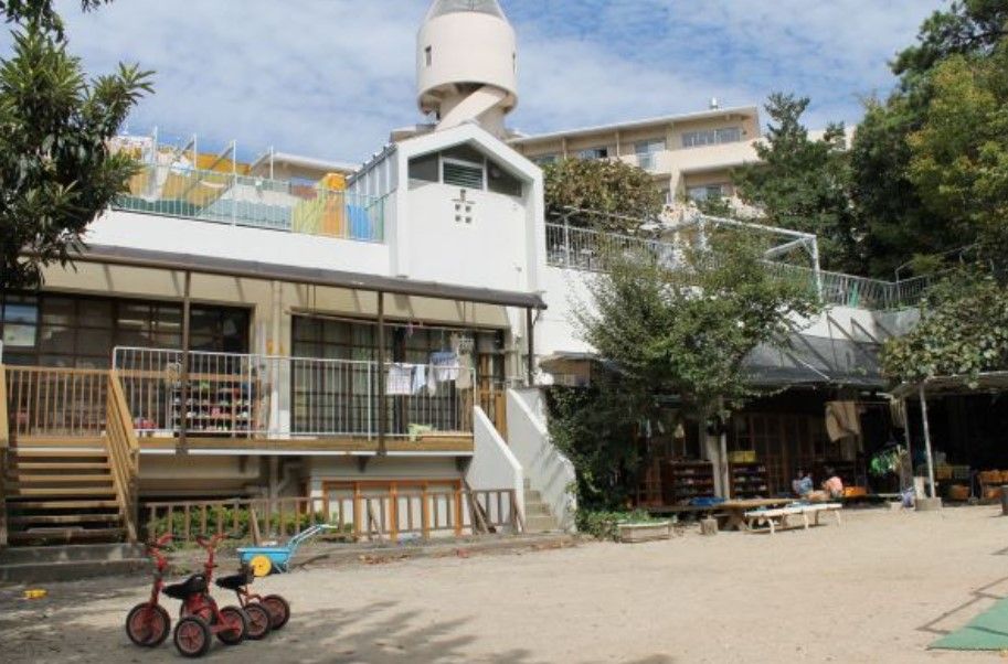 近くのどんぐり保育園まで13m（徒歩1分）