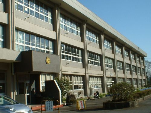 近くの横須賀市立神明小学校まで1,897m（徒歩24分）