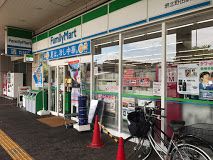 近くのコンビニまで267m（徒歩4分）