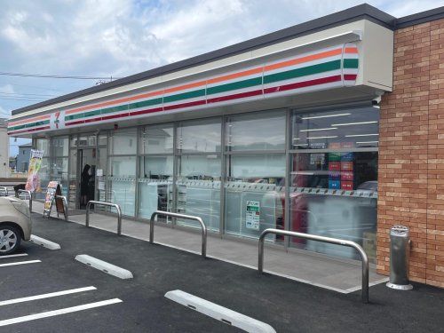 近くのセブンイレブン 太田市下田島店まで533m(徒歩7分)