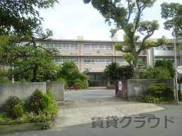 近くの千葉市立末広中学校まで720m(徒歩9分)