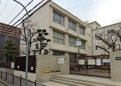 近くの大阪市立今津小学校まで192m（徒歩3分）