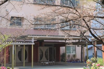 近くの速見小学校まで341m（徒歩5分）