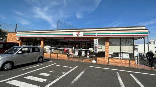 近くのセブンイレブン 東大和上北台駅北店まで1,025m（徒歩13分）