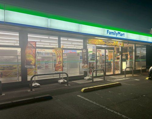 近くのファミリーマート 新居浜萩生店まで713m(徒歩9分)