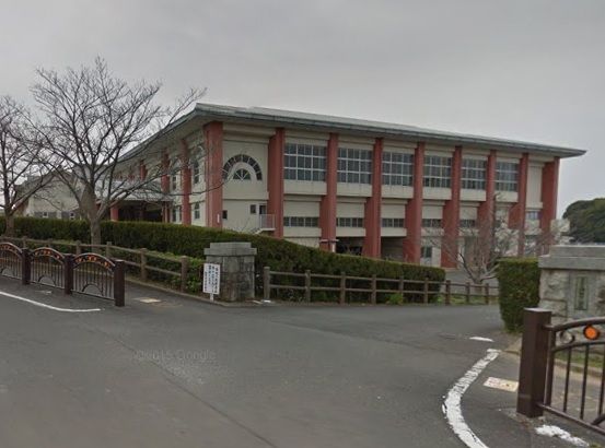 近くの諫早市立御館山小学校まで650m(徒歩9分)