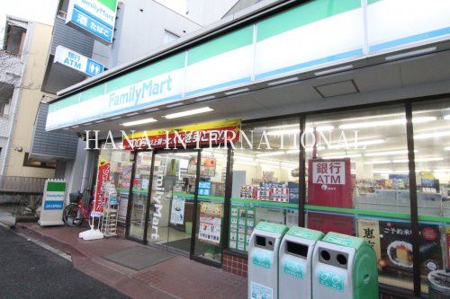 近くのファミリーマート 小台二丁目店まで1,111m（徒歩14分）