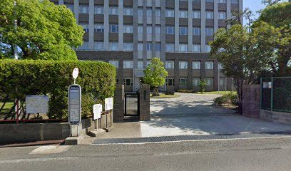 近くの関西医科大学附属看護専門学校まで294m(徒歩4分)