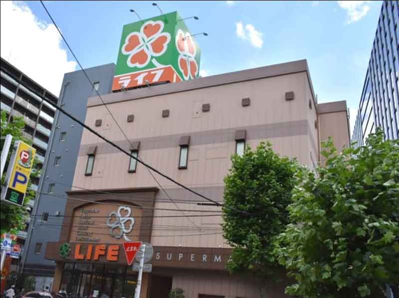 近くのライフ 神田和泉町店まで303m（徒歩4分）
