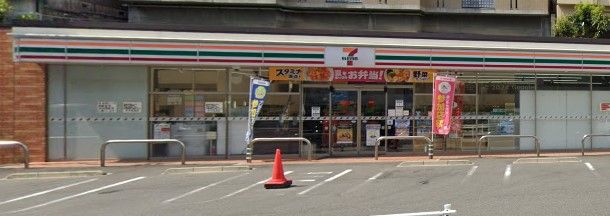 近くのセブンイレブン 名古屋山里町店まで1,032m（徒歩13分）