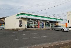 近くのファミリーマート 大村長崎空港通り店まで566m(徒歩8分)