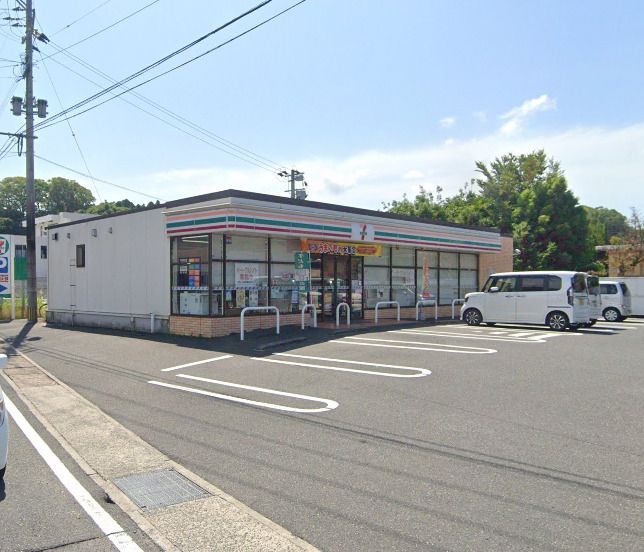 近くのセブンイレブン 鹿屋新生町店まで673m（徒歩9分）